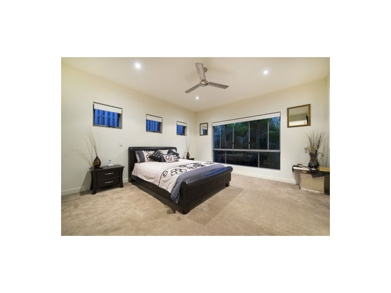 7 Sailaway Court, Coomera Waters QLD 4209