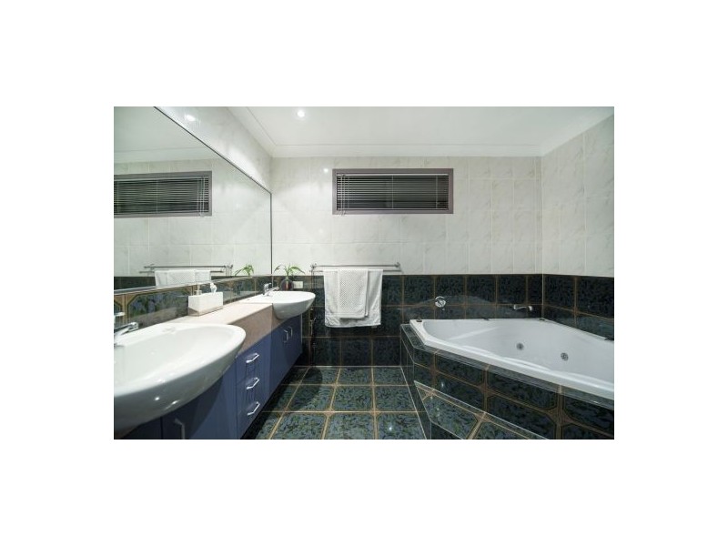 7 Atara Lane, Coomera Waters QLD 4209