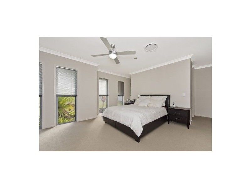 17 Ruthean Circuit, Coomera Waters QLD 4209