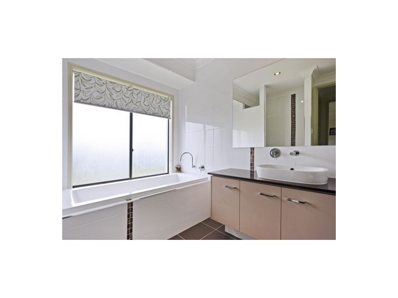 1 Macleay Circuit, Upper Coomera QLD 4209