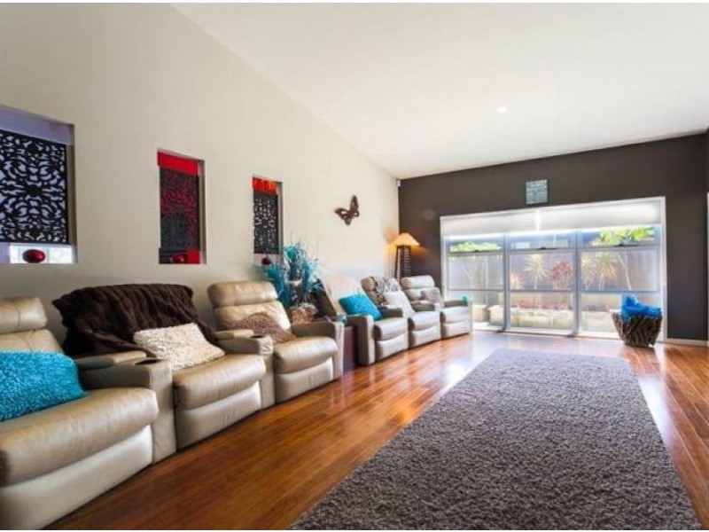 25 Brindabella Close, Coomera Waters QLD 4209