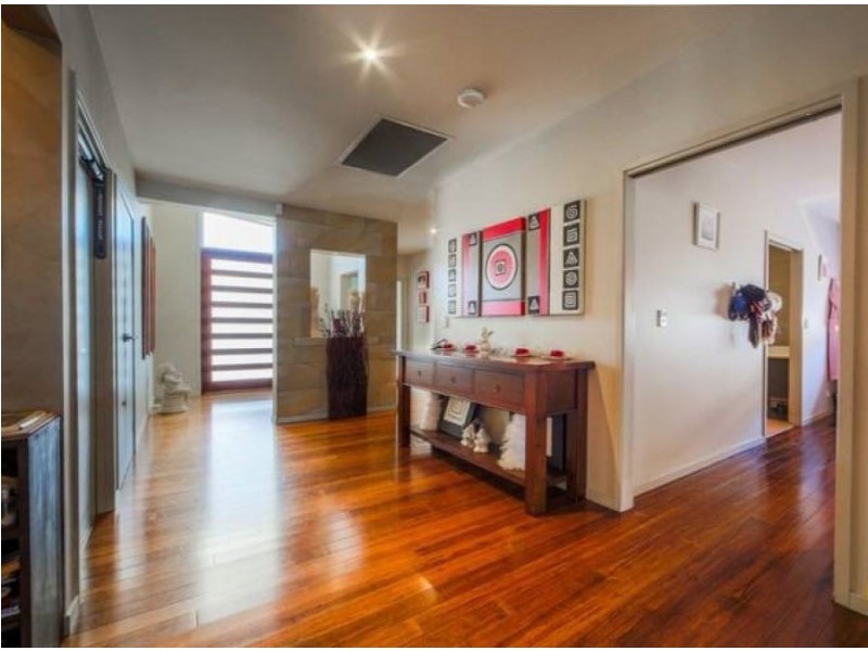 25 Brindabella Close, Coomera Waters QLD 4209