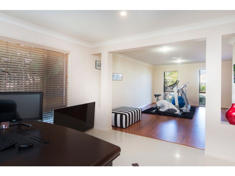 4 Anitra Lane, Coomera Waters QLD 4209