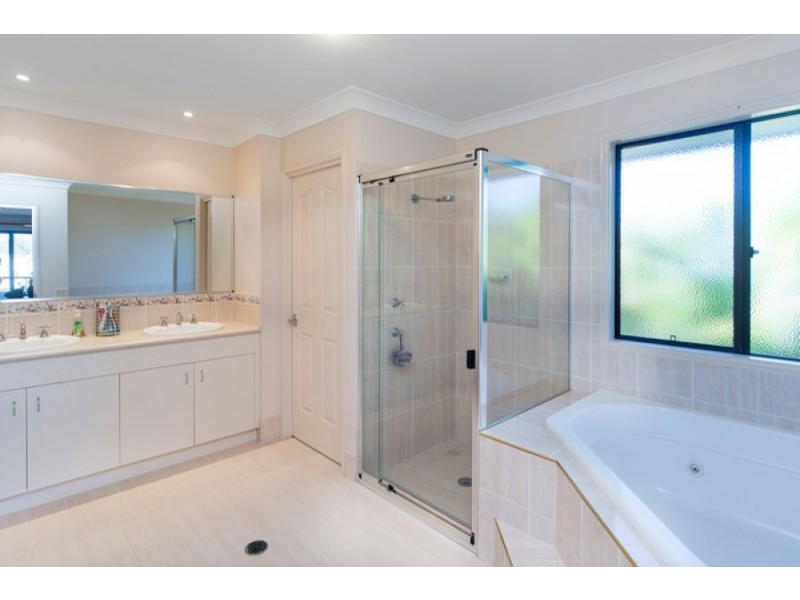 4 Anitra Lane, Coomera Waters QLD 4209