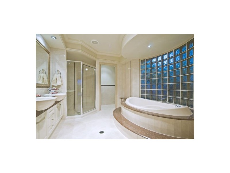 24 Ragamuffin Drive West, Coomera Waters QLD 4209