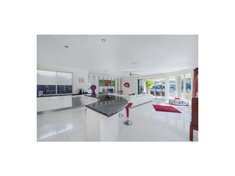 20 Buccaneer Way, Coomera Waters QLD 4209