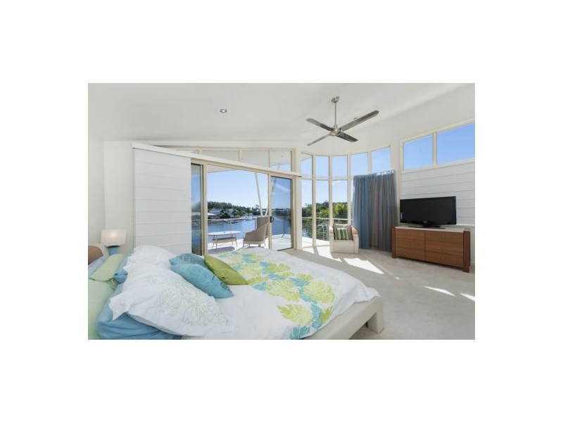 20 Buccaneer Way, Coomera Waters QLD 4209