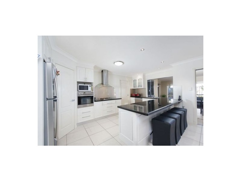 7 Crusade Court, Coomera Waters QLD 4209