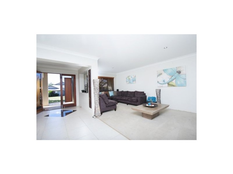 7 Crusade Court, Coomera Waters QLD 4209