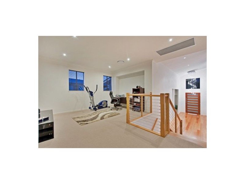 8 Berrimilla Lane, Coomera Waters QLD 4209