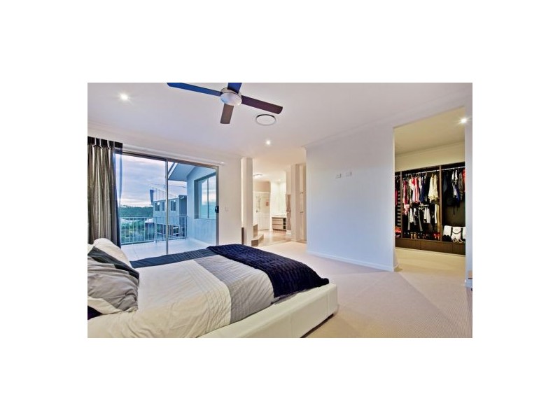 8 Berrimilla Lane, Coomera Waters QLD 4209