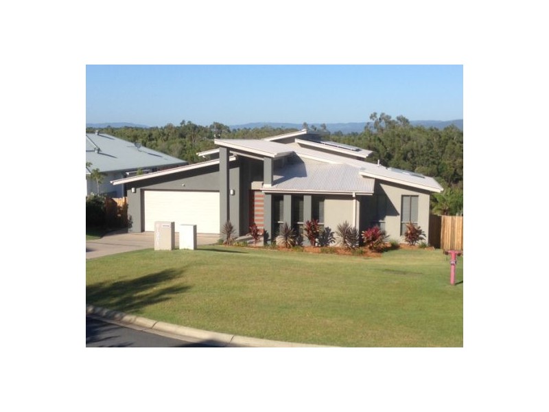 8 Berrimilla Lane, Coomera Waters QLD 4209