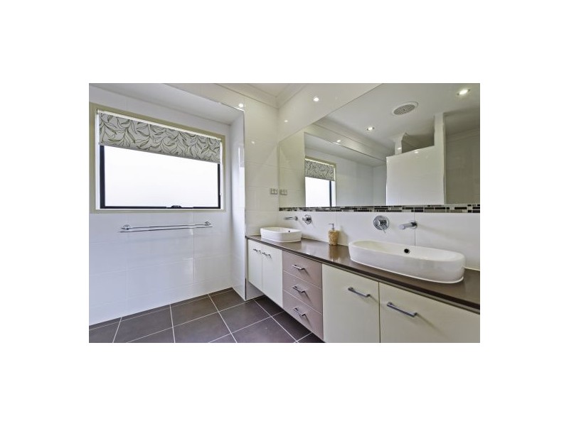 1 Macleay Circuit, Upper Coomera QLD 4209