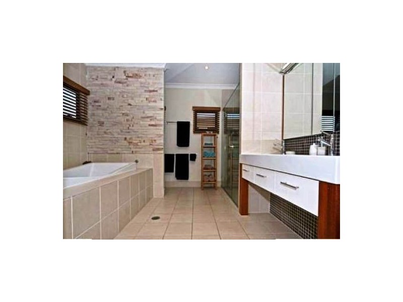 12 Buccaneer Way, Coomera Waters QLD 4209