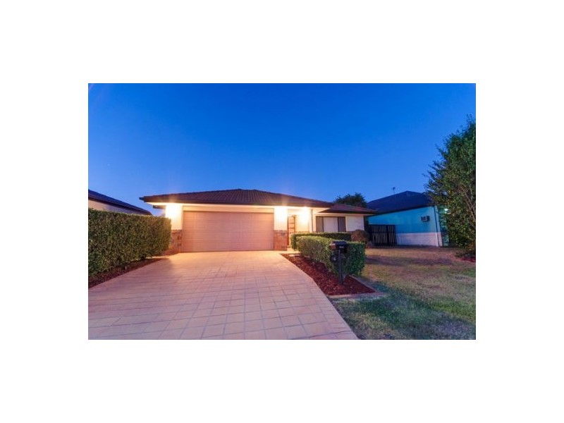 16 Ontario Court, Oxenford QLD 4210