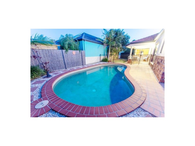 16 Ontario Court, Oxenford QLD 4210