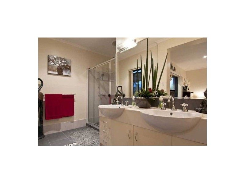 4 Beau Geste Place, Coomera Waters QLD 4209