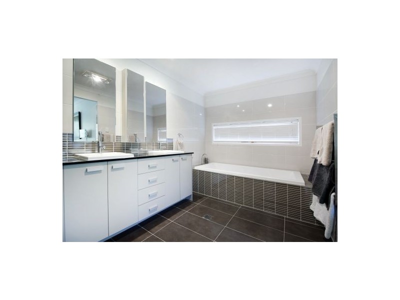 1 Serenade Drive, Coomera Waters QLD 4209