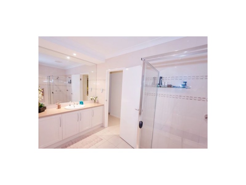 24 Seawind Road, Coomera Waters QLD 4209