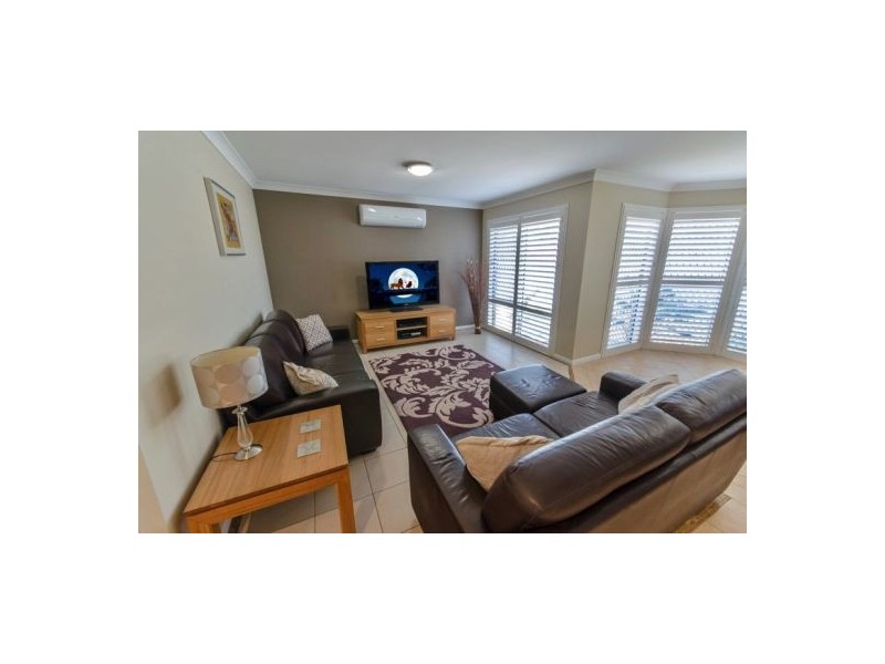 7 Dylan Street, Arundel QLD 4214