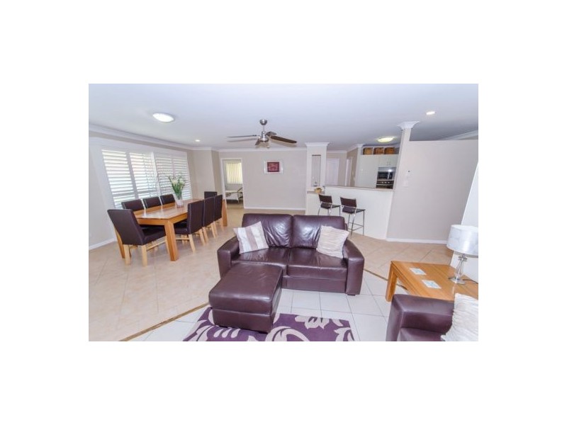 7 Dylan Street, Arundel QLD 4214