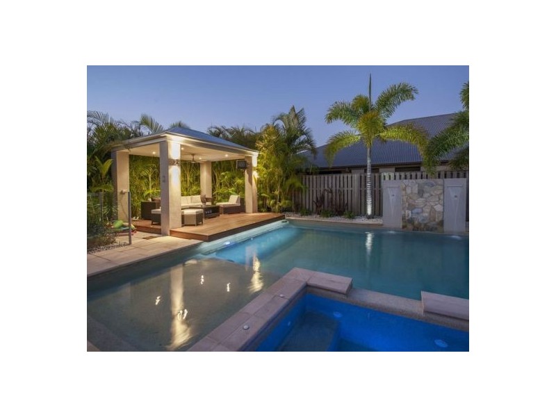 17 First Light Court, Coomera Waters QLD 4209