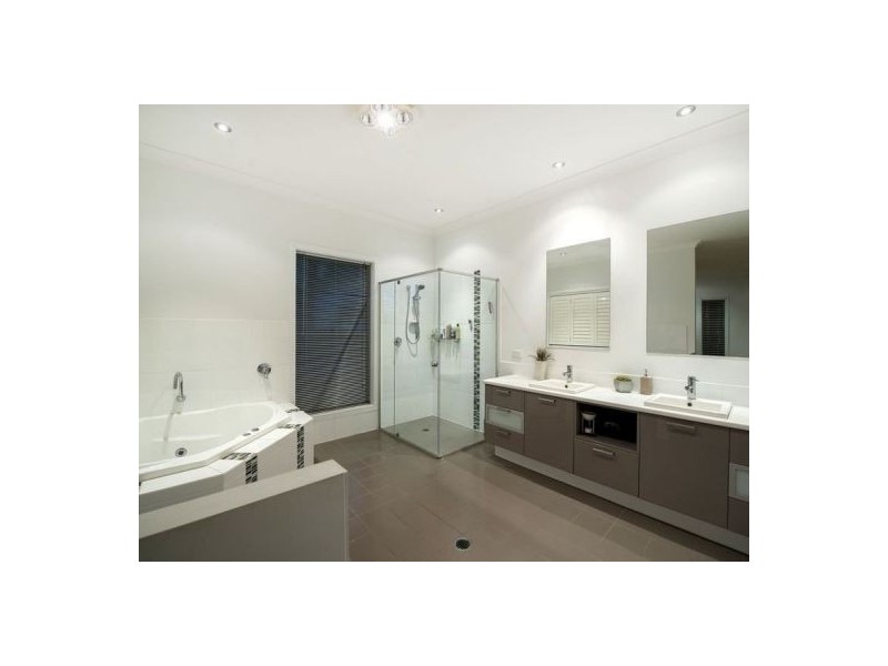 17 First Light Court, Coomera Waters QLD 4209