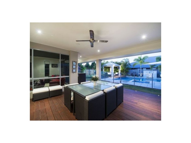 17 First Light Court, Coomera Waters QLD 4209