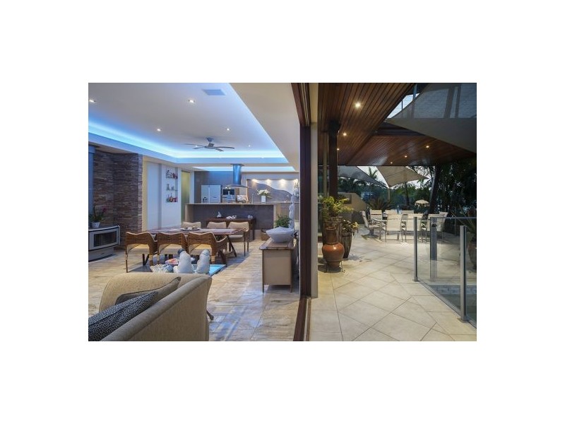 34 Buccaneer Way, Coomera Waters QLD 4209