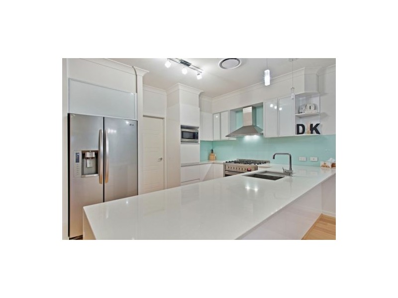 8 Berrimilla Lane, Coomera Waters QLD 4209