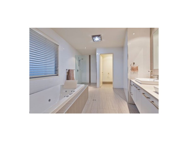 10 Berrimilla Lane, Coomera Waters QLD 4209