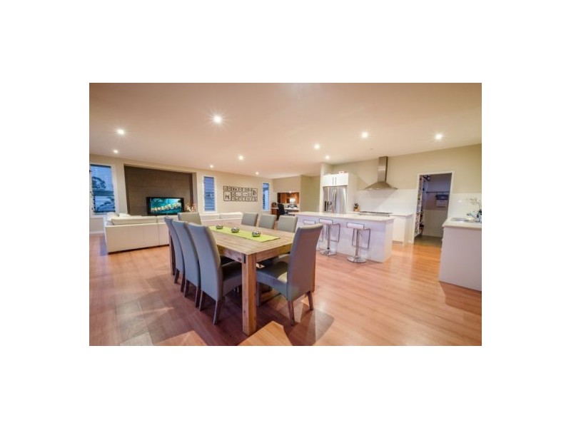 14 Berrimilla Lane, Coomera Waters QLD 4209