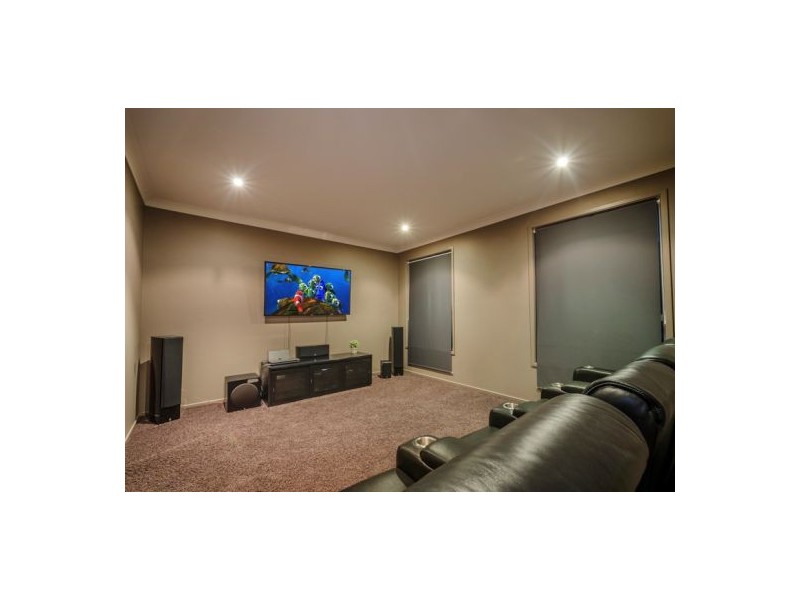 14 Berrimilla Lane, Coomera Waters QLD 4209