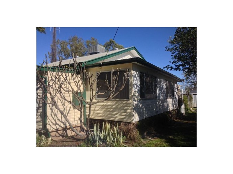 16 Peel Street, Walgett NSW 2832