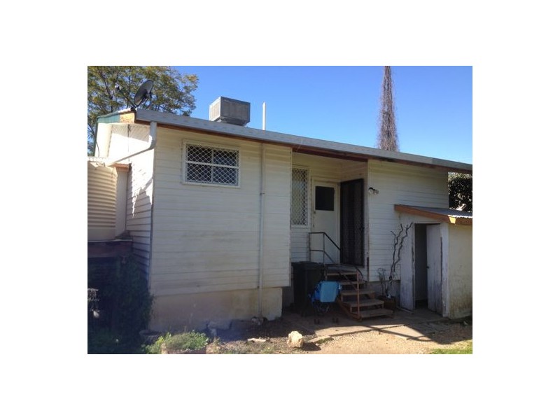 16 Peel Street, Walgett NSW 2832
