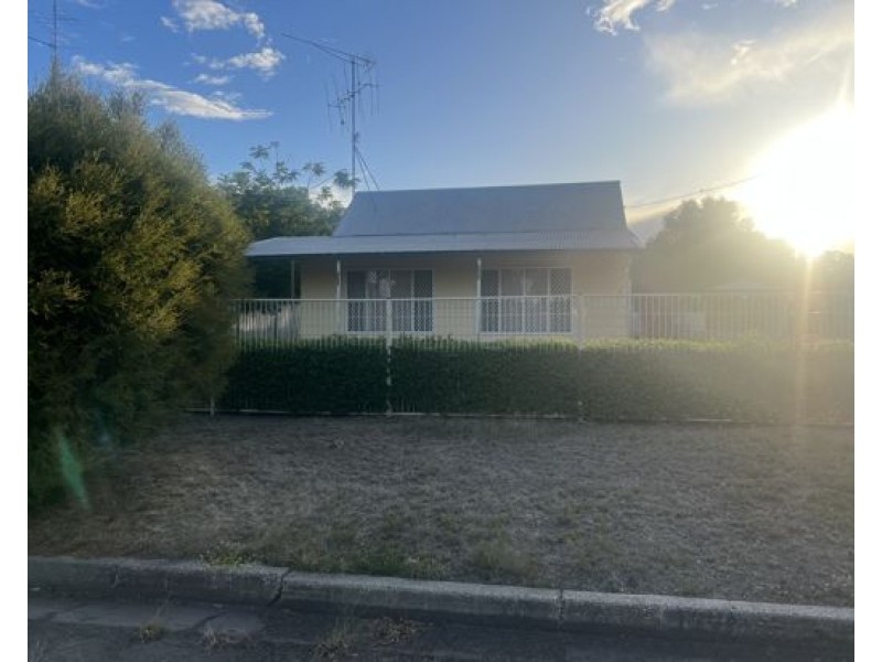 8 Peel Street, Walgett NSW 2832