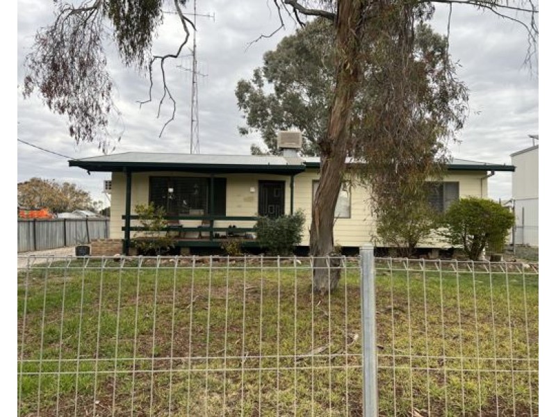 27 Cedar St, Walgett NSW 2832