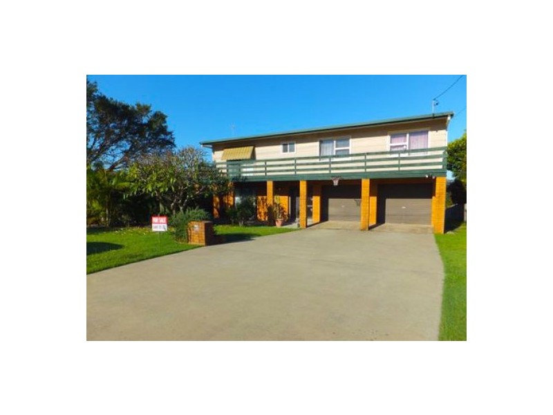 33 Watsonia Ave, Coffs Harbour NSW 2450