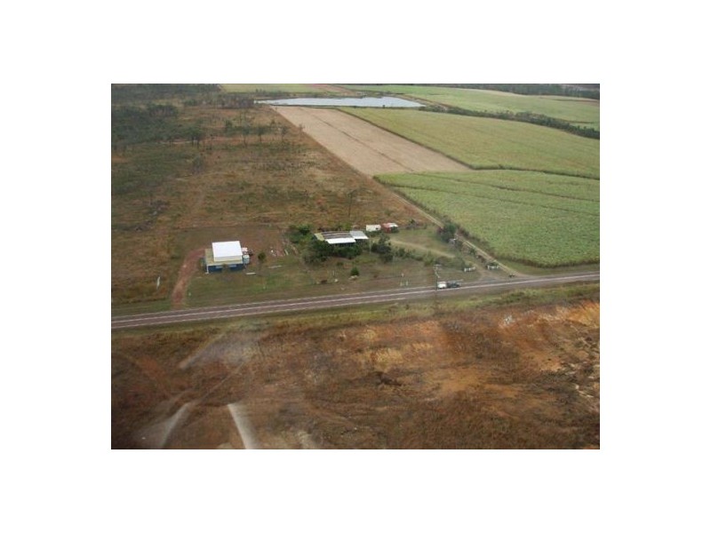 274 Kunapipi Rd, Midge Point QLD 4799