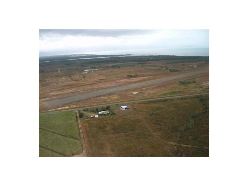 274 Kunapipi Rd, Midge Point QLD 4799