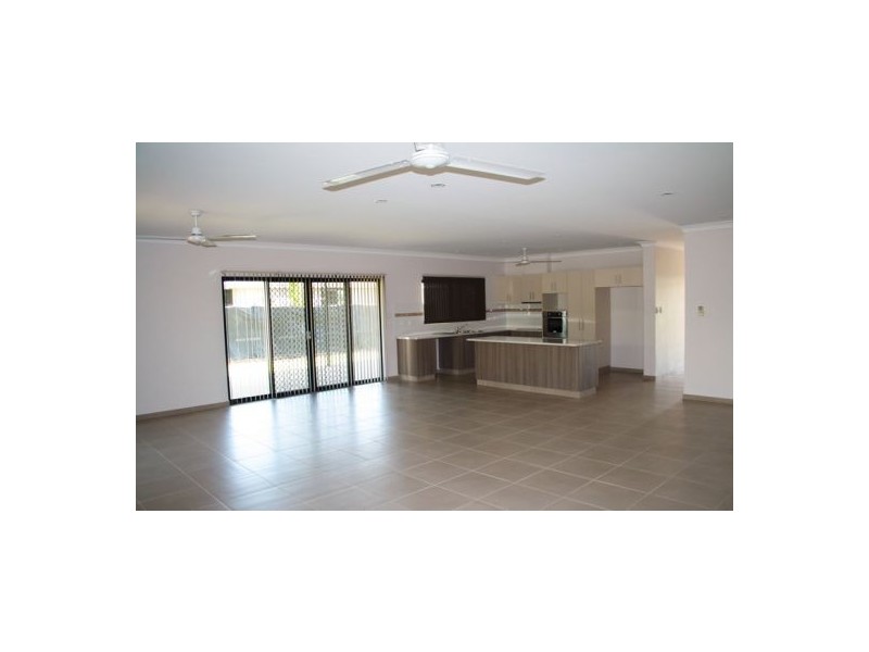 10 Huddleston Pl, Farrar NT 0830