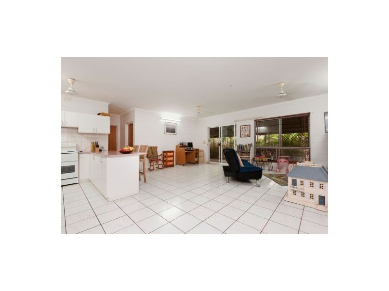 36 Cuthbertson Cres, Moulden NT 0830