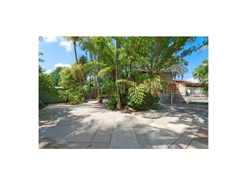 30 Darwent St, Malak NT 0812