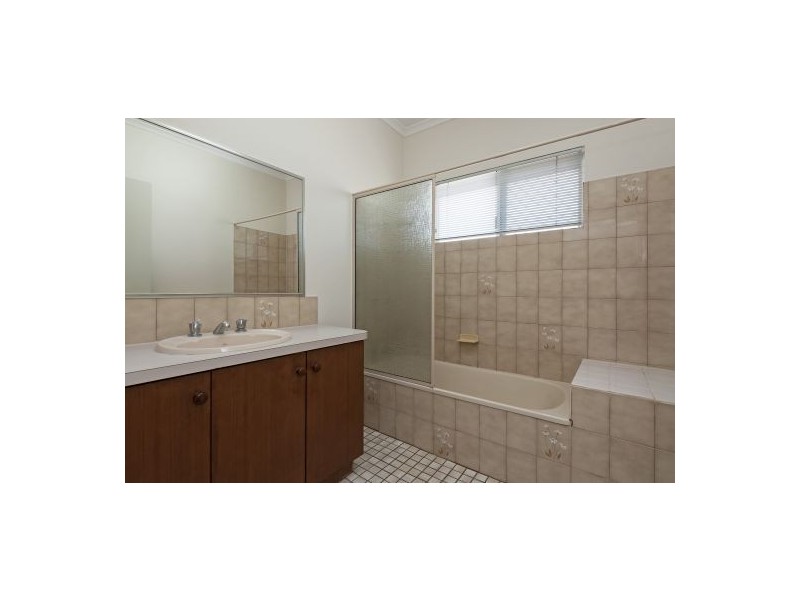 4 HOYLAKE CL, Marrara NT 0812
