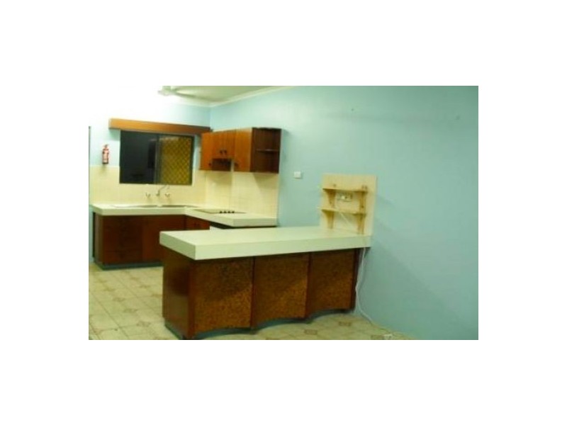 2/2 Paqualin Rd, Malak NT 0812
