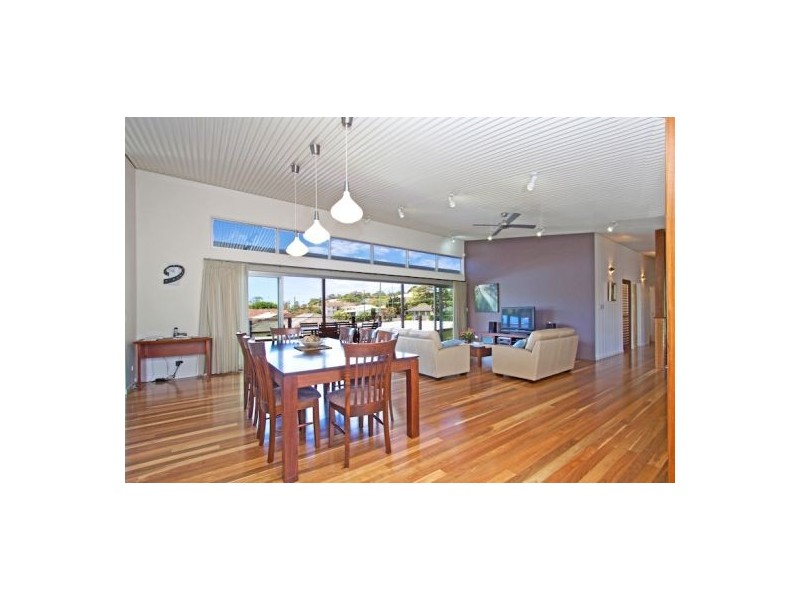 47 Miles St, Kirra QLD 4225