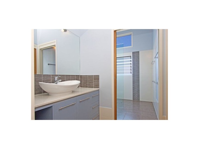 47 Miles St, Kirra QLD 4225