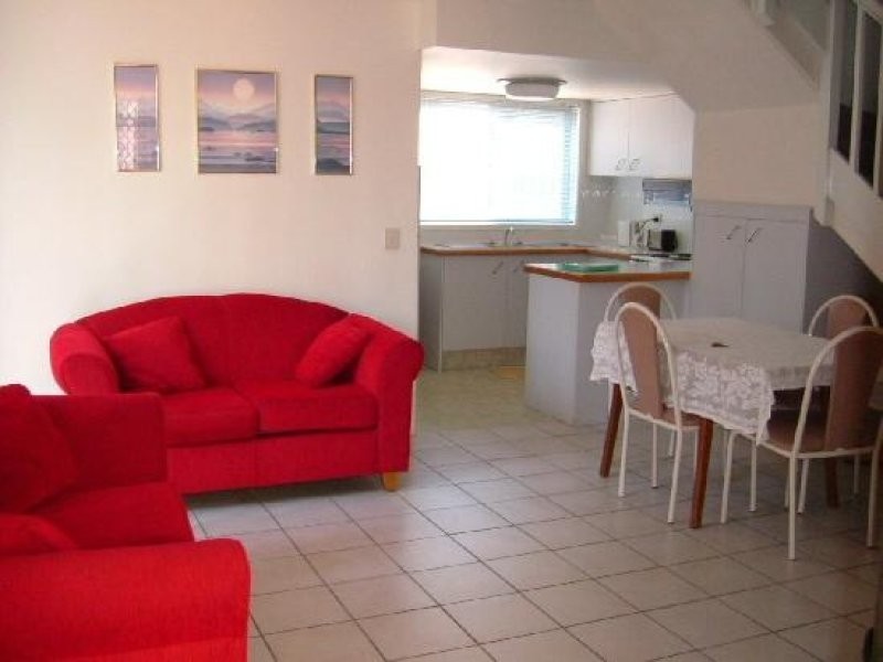 7/60 Coolangatta Rd, Kirra QLD 4225