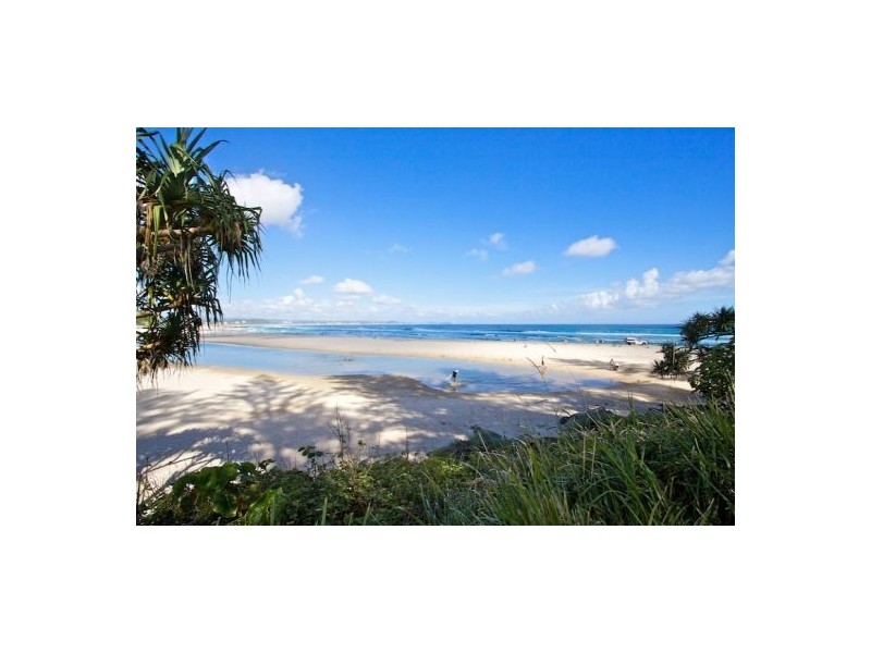 2/7 Coolangatta Rd, Kirra QLD 4225