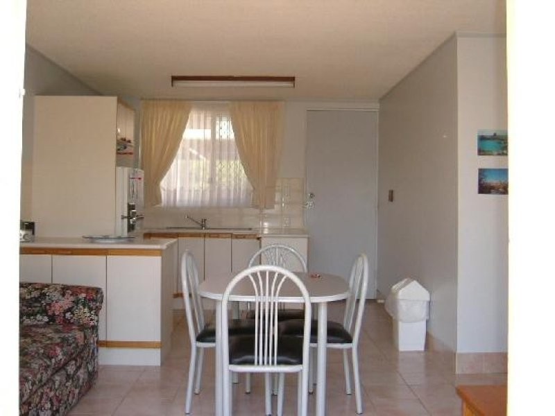 2/7 Coolangatta Rd, Kirra QLD 4225